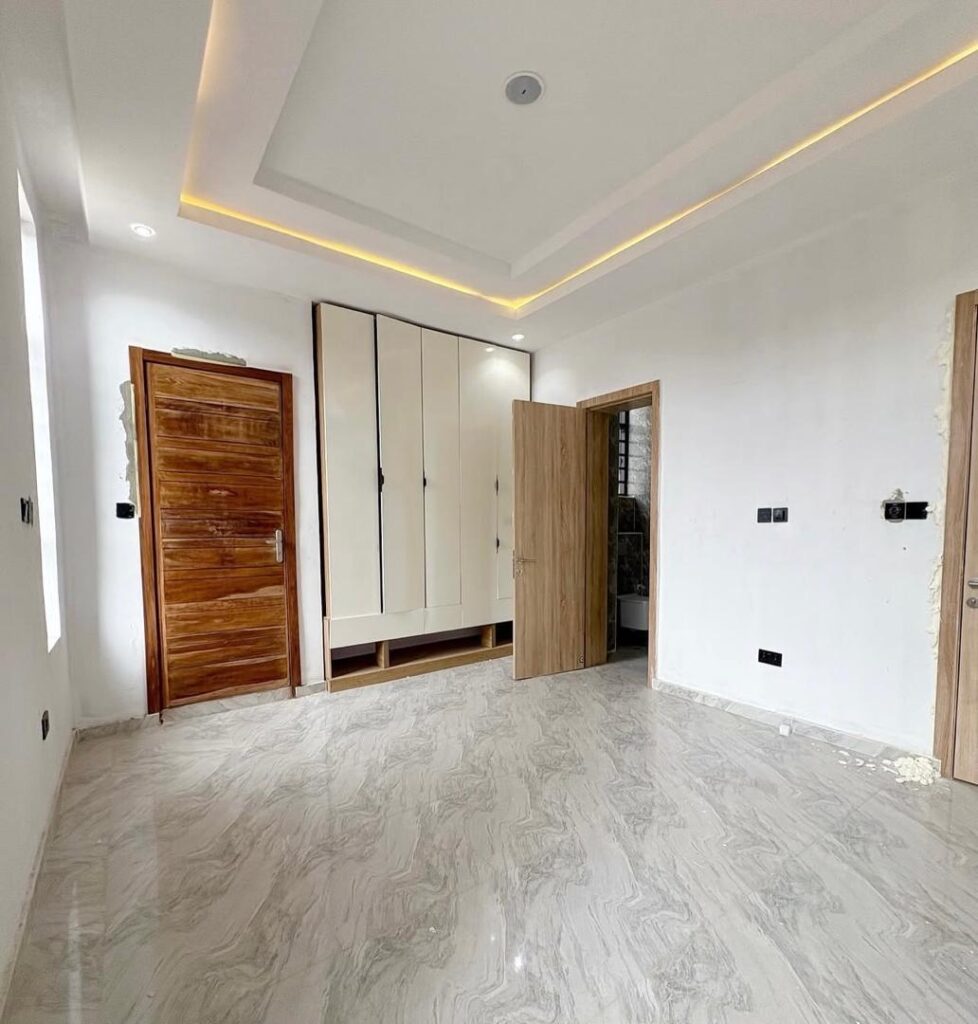 2 Bedroom Apartment for Sale in Magodo Phase 1 (Ikeja Axis), Lagos | ₦120 Million