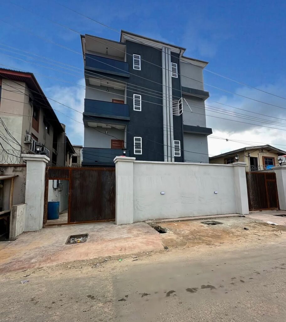 3 Bedroom House for Sale in Magodo Phase 1 (Ikeja Axis), Lagos | ₦195 Million